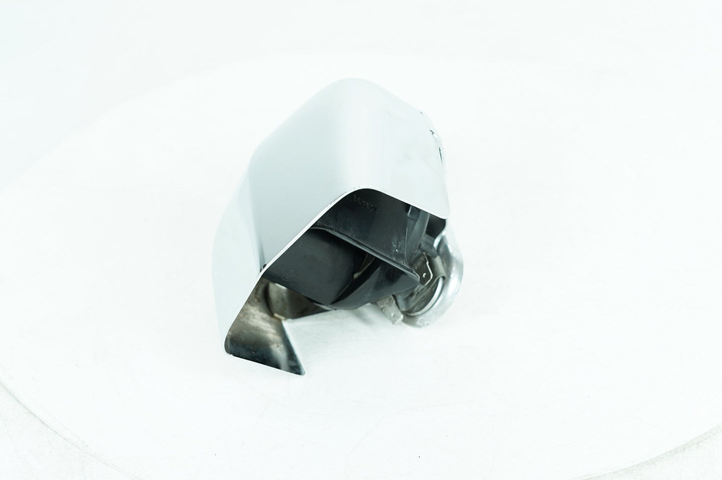 2007 - 2012 Harley-Davidson Touring Electra Glide Ultra Horn Signal Klaxon Chrome Cover  	69012-93A