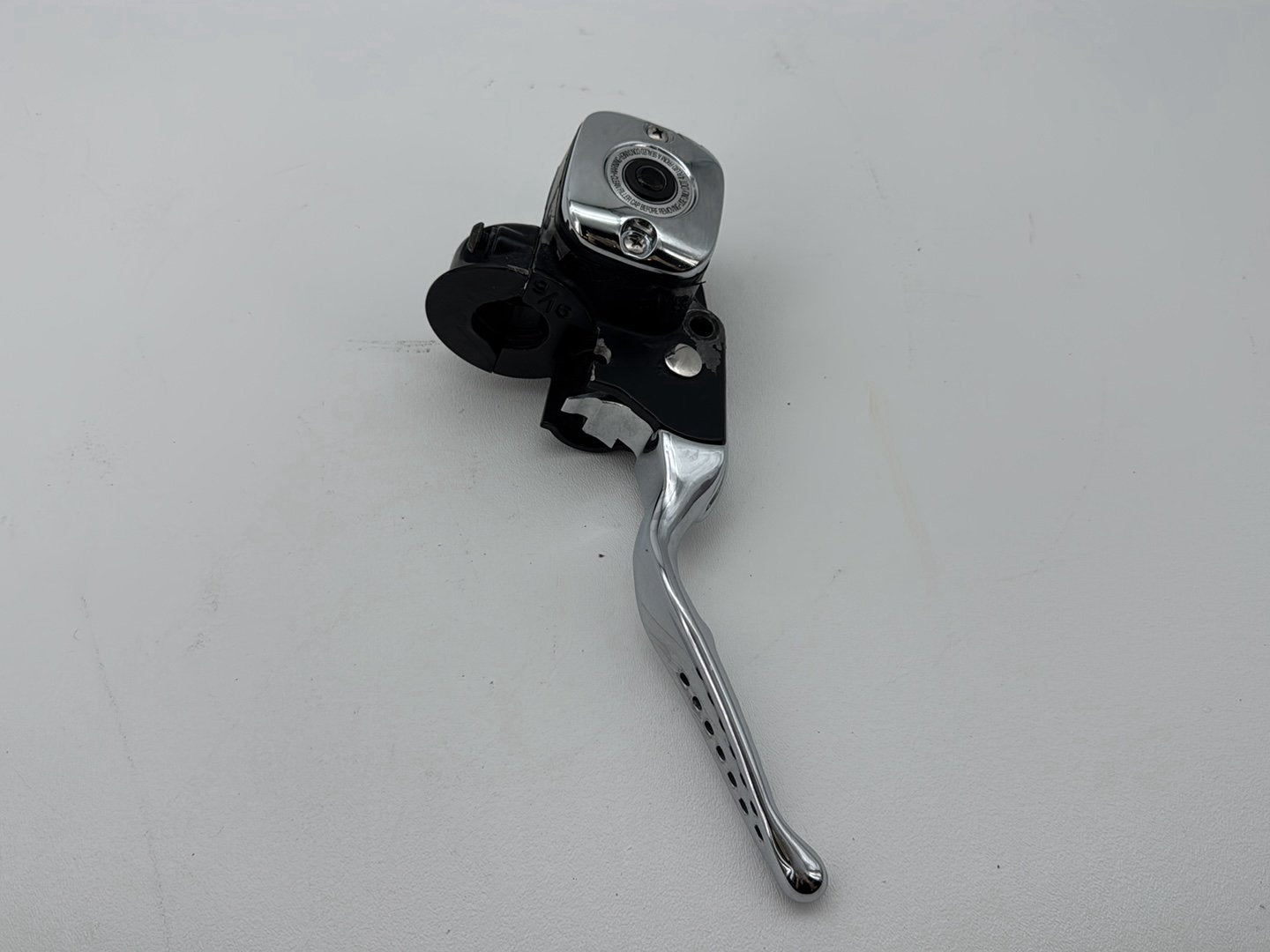 2008 Harley Softail Deluxe FLSTN OEM Front Right Brake Lever Master Cylinder