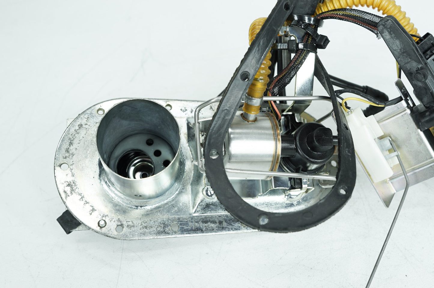 1999 - 2006 Harley-Davidson Touring Street Glide Gas Gasoline Fuel Petrol Pump Sending 62897-01B