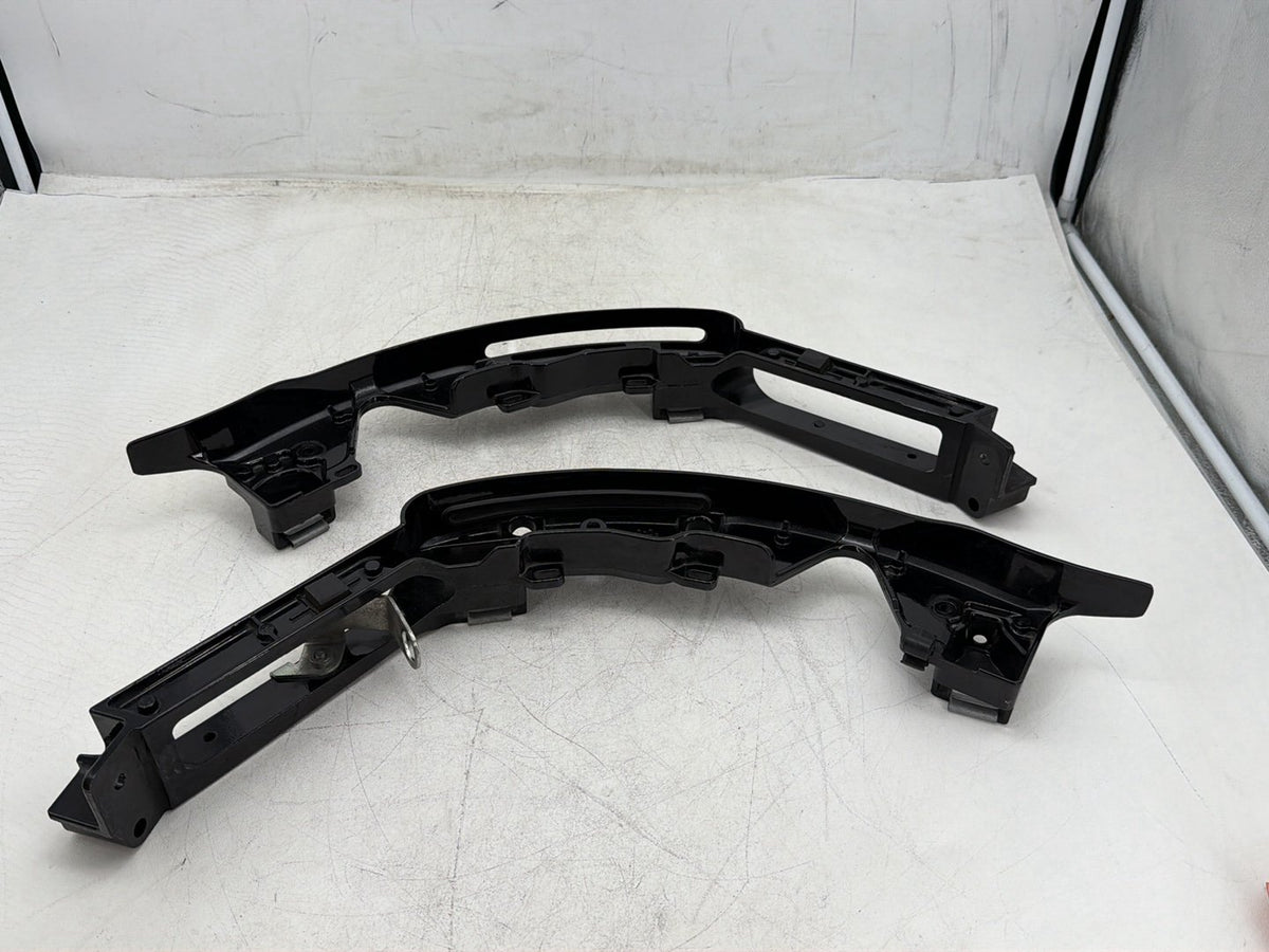 2018 Harley Road Glide Touring FLTRXS OEM Left Right Saddlebag Fender Struts Brackets