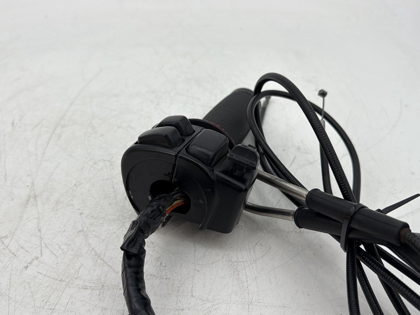 2007 Harley Touring FLHTCU Electra Glide Ultra OEM Right Engine Start Kill Switches Controls