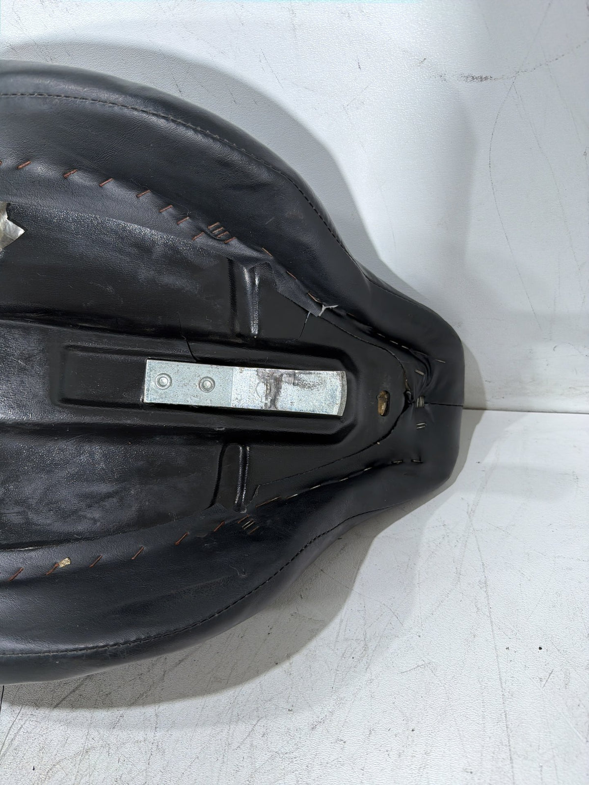 2004 Harley Electra Glide Screamin Eagle OEM Passenger Rider Driver Seat Saddle