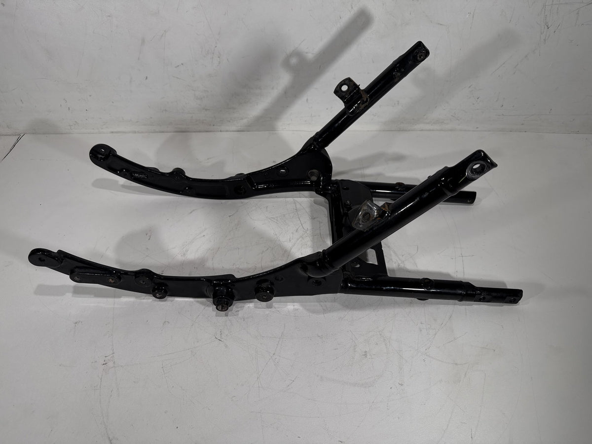 2011 Harley Road King Touring FLHR OEM Rear Back Sub Frame Rail Bar 48079-09BHP