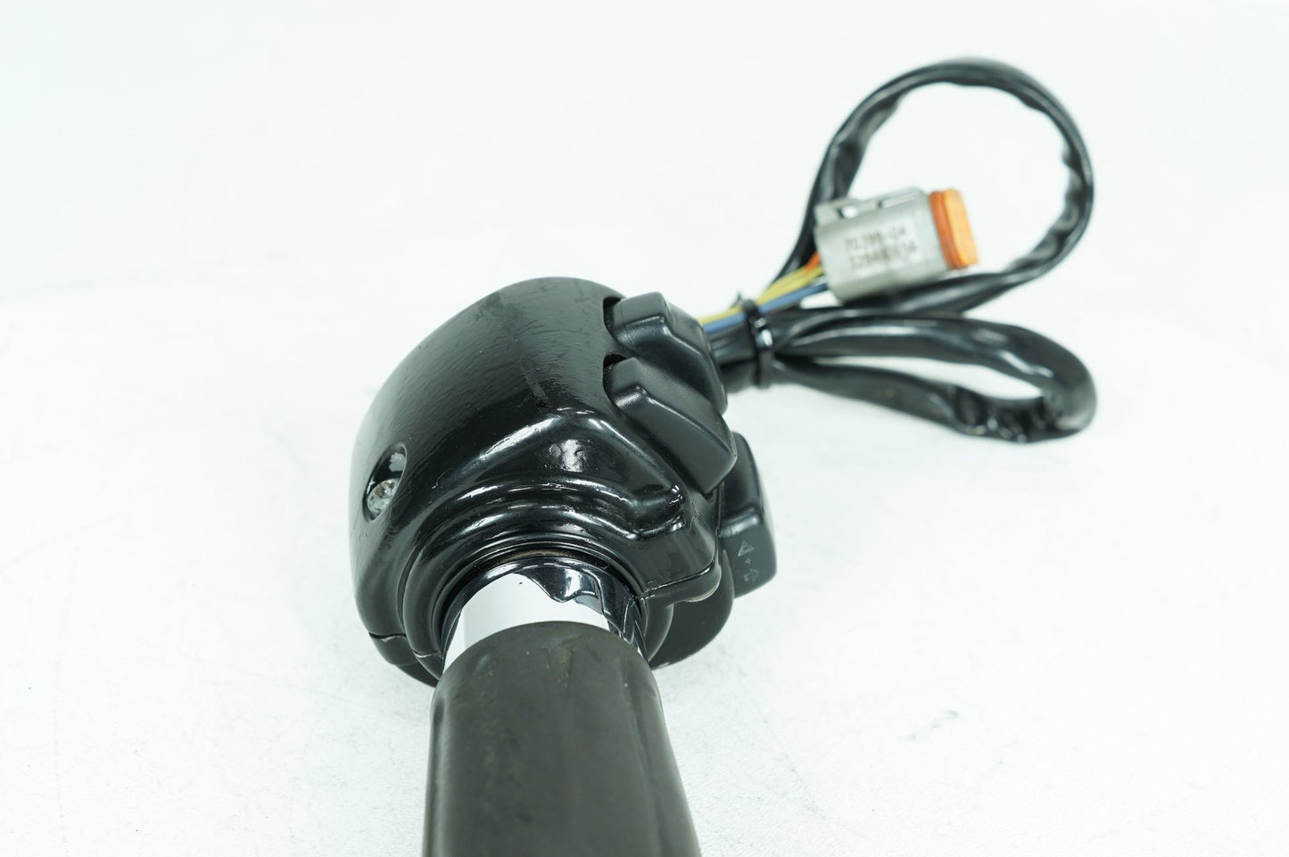 2004 - 2013 Harley-Davidson Sportster Custom Left Turn Signal Headlight Switches Controls 71682-06A