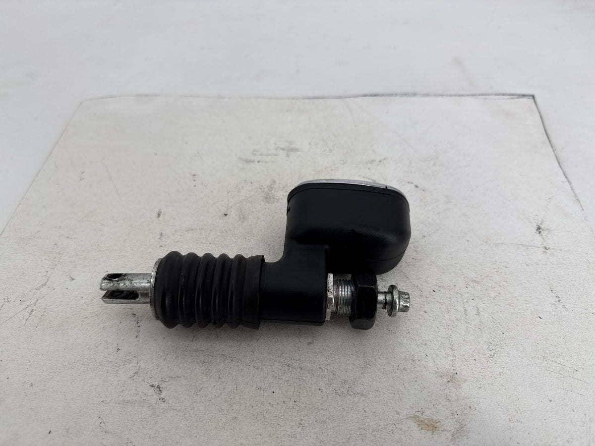 2007 Harley Electra Glide Touring CVO Eagle Rear Brake Master Cylinder Reservoir