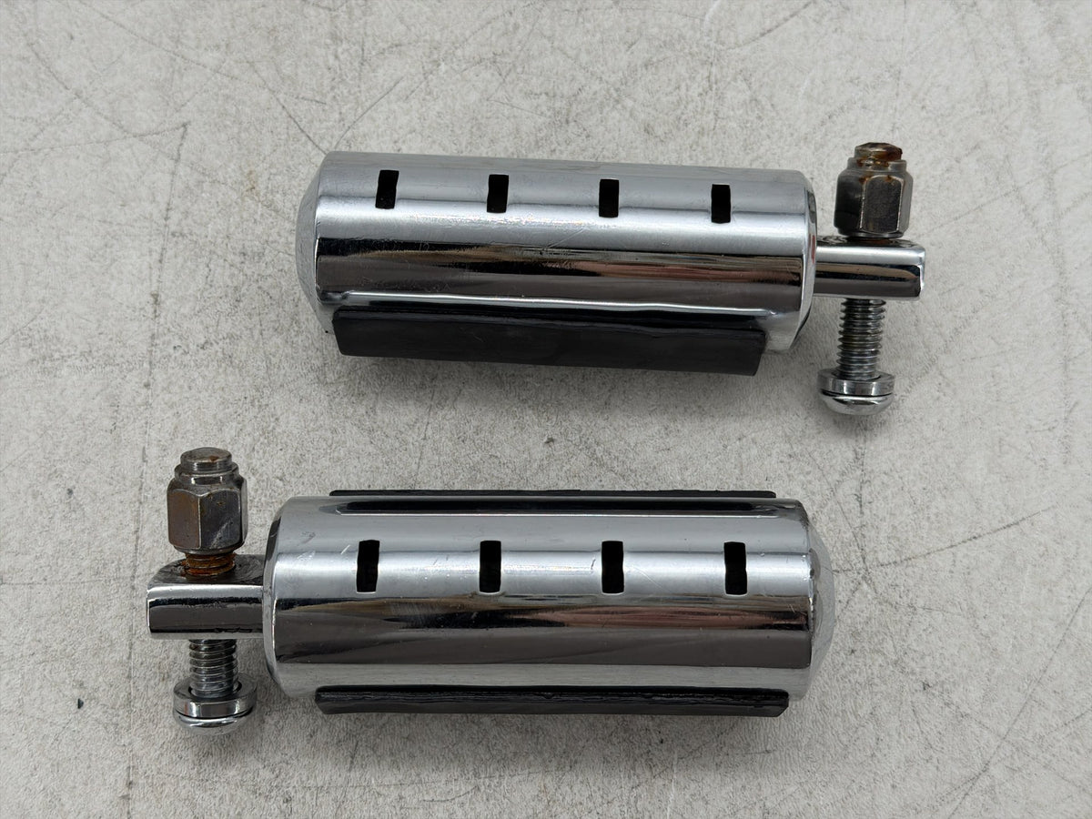 2011 Harley Electra Glide Touring Ultra OEM Front Right Left Highway Foot Pegs