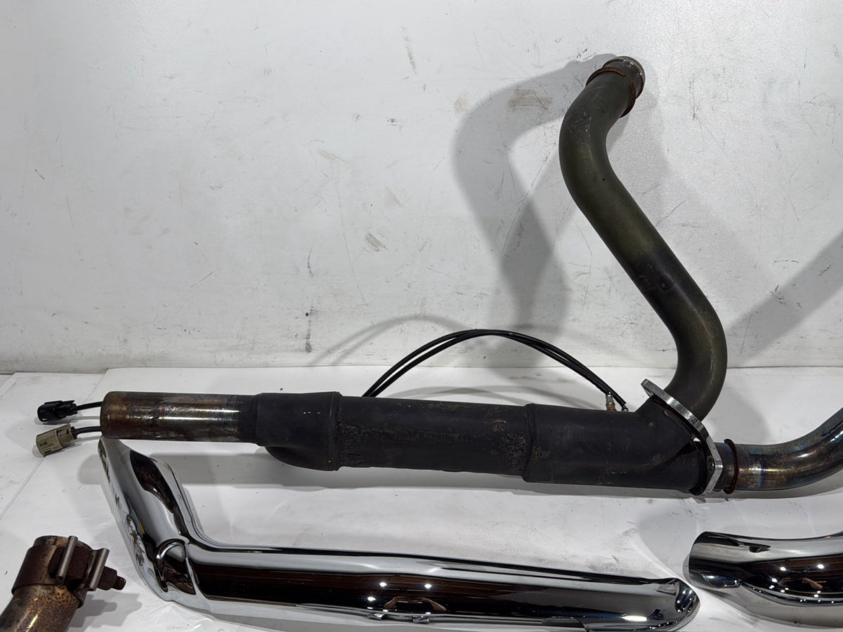 2010 Harley Electra Glide Touring Ultra FLHTCU OEM Exhaust Header Pipes Muffler