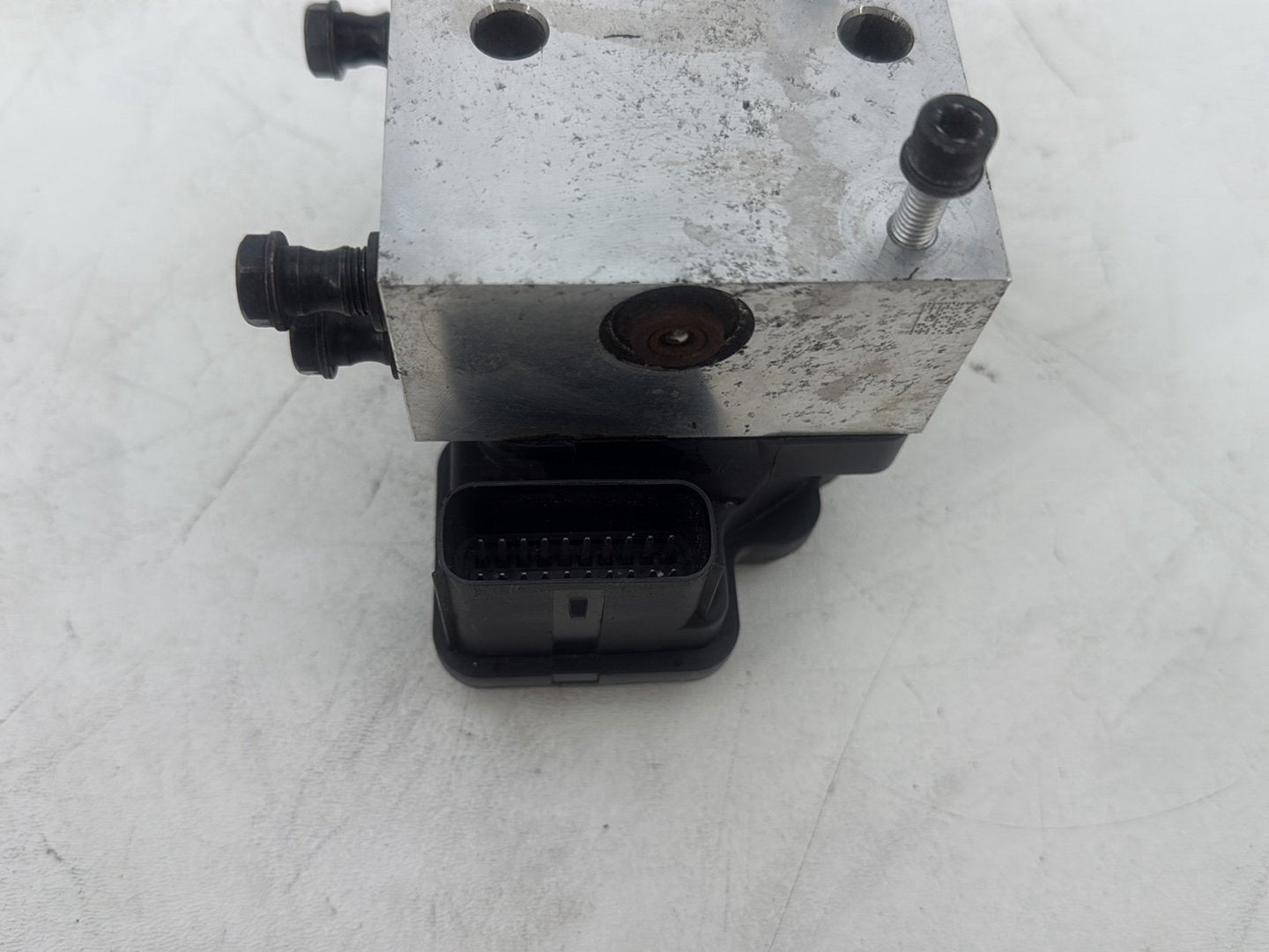 2011 Harley Electra Glide Ultra FLHTK OEM ABS Brake Pump &amp; Control Module