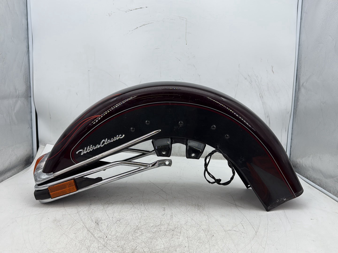 2005 Harley Electra Glide Touring Ultra FLHTCUI OEM Front Wheel Fender Shell Panel
