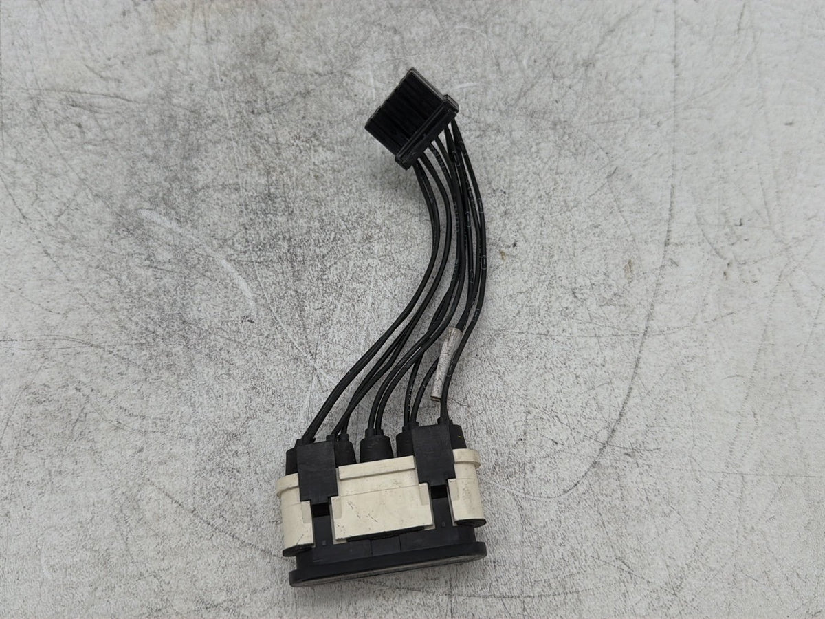 2005 Harley Electra Glide Ultra Dash Indicator Lamp Wire Plug 68789-96A