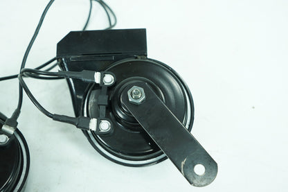 2018 - 2025 Harley-Davidson Softail Street Bob Signal Horn Klaxon Beep E11 00238