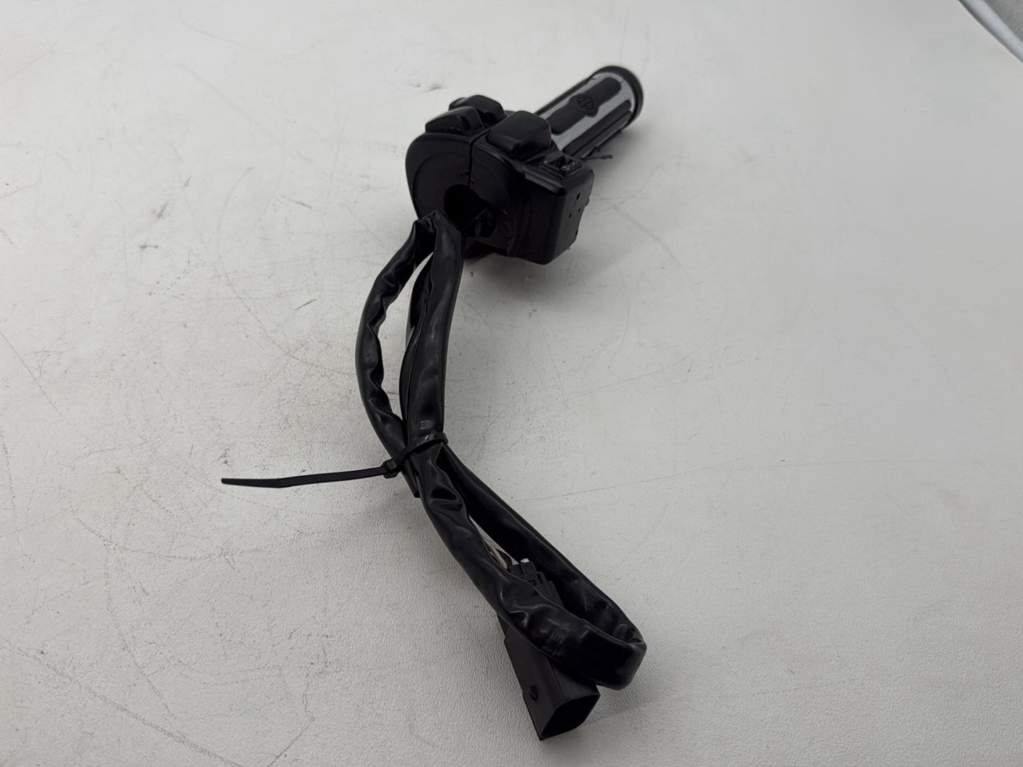 2007 Harley Touring FLHTP Electra Glide Police OEM Right Engine Start Kill Switches Controls