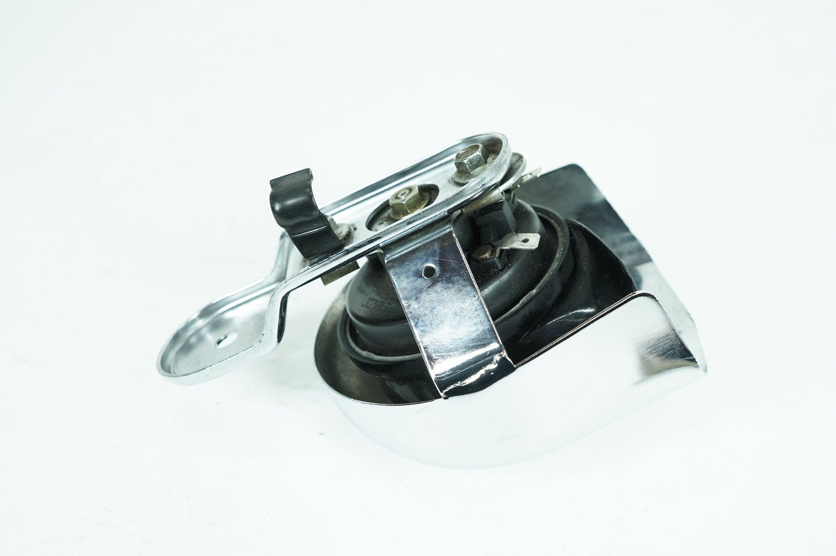 2003 Harley Softail FLSTFI Fat Boy OEM Horn Signal Klaxon Chrome Cover