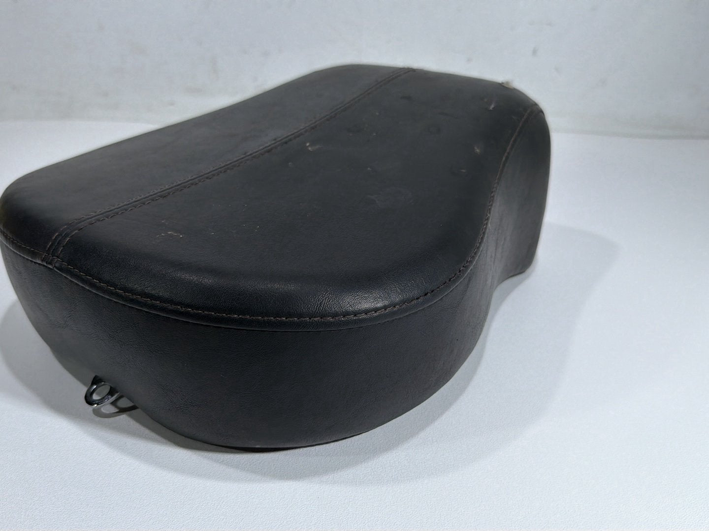 2011 Harley Heritage Softail Classic FLSTC OEM Rear Passenger Pillion Seat