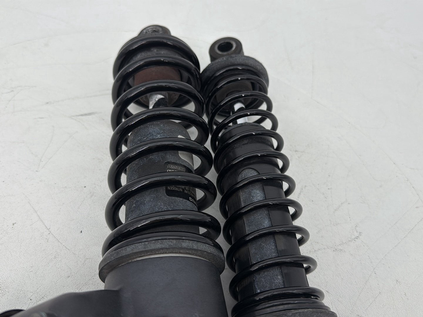 2019 - 2023 Harley-Davidson Touring Street Glide Rear Left Right Shock Absorbers 54000114