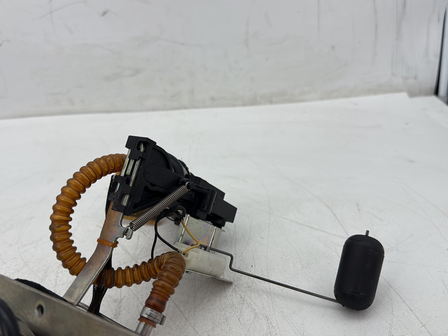 2005 Harley Electra Glide Touring Ultra FLHTCUI OEM Fuel Pump Gas Gasoline Petrol Sending
