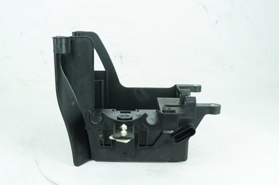 2014 Harley Touring Electra Glide Ultra Lower Battery Tray Stay Box Cover Panel