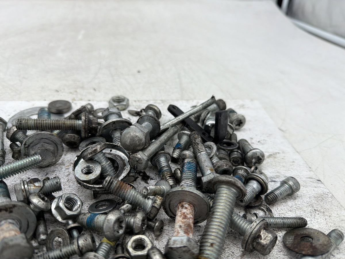 2017 Harley Dyna Street Bob FXDB OEM Hardware Bolts Nuts & Brackets