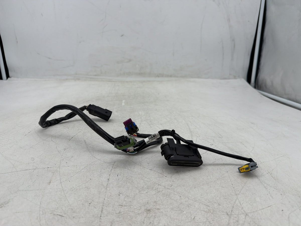 2017 Harley Dyna Street Bob FXDB OEM Dash Indicator Lamp Wire Plug In 68789-96A