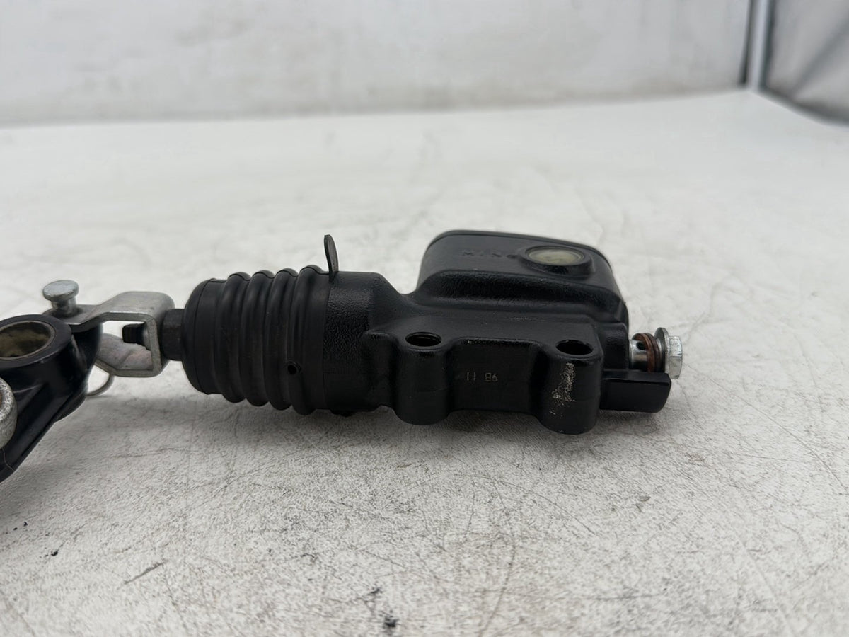 2019 Harley Softail Street Bob FXBB OEM Rear Brake Master Cylinder Reservoir