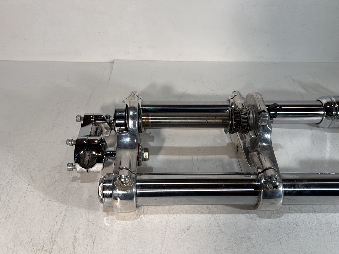 2007 - 2017 Harley-Davidson Dyna Super Glide Custom Front Triple Tree Set & LH RH Fork Legs Sliders 45538-06A