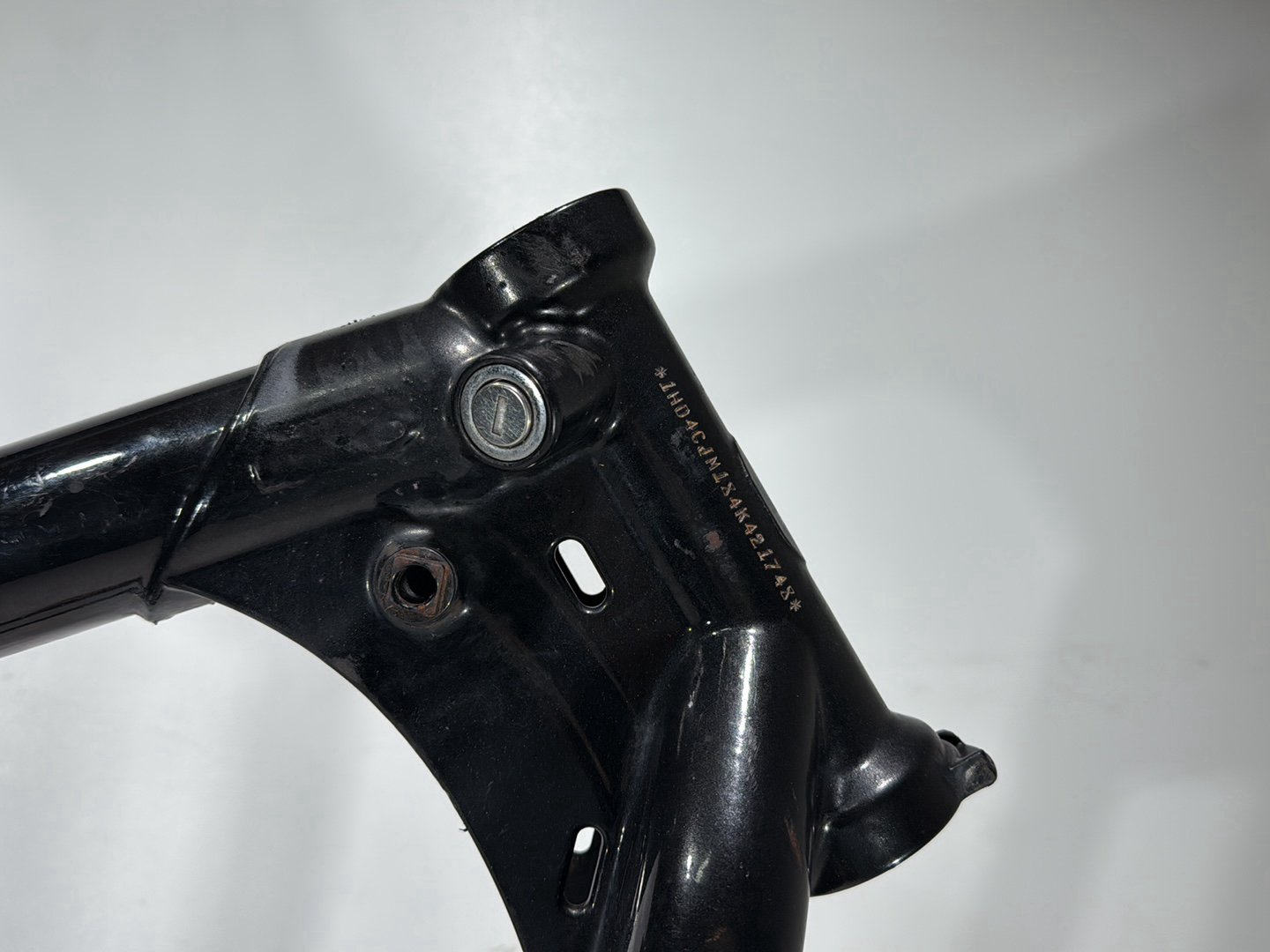 2004 Harley Sportster XL883C 883 Custom OEM Body Main Frame Chassis SLVG