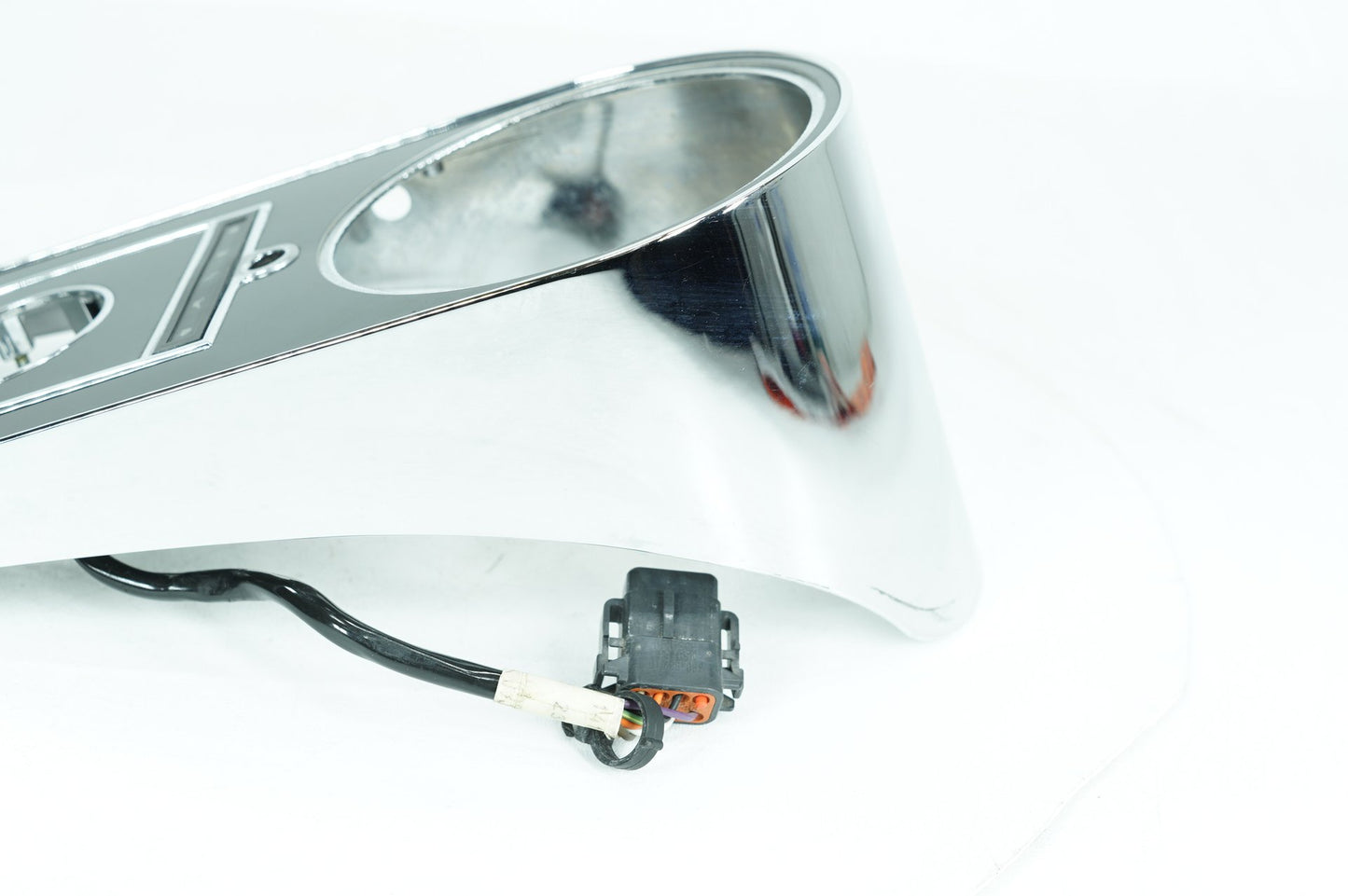 1999 - 2006 Harley-Davidson Softail Deluxe Fuel Gas Tank Dash Console NOKey  	71250-00A