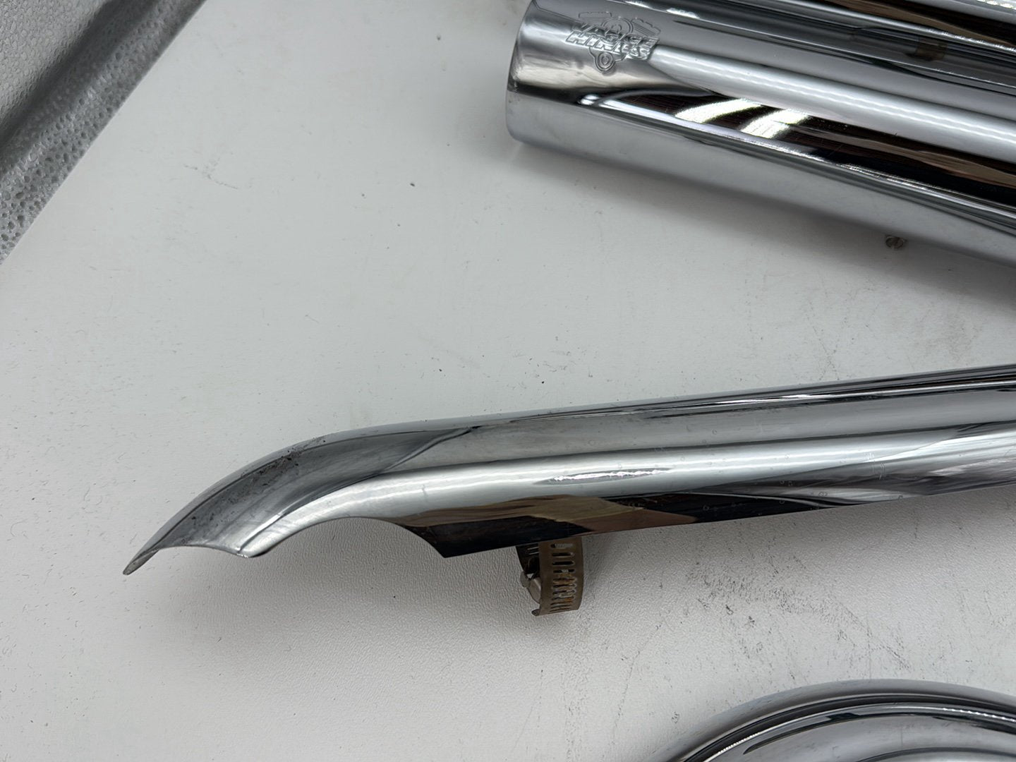 2008 Harley Softail Deluxe FLSTN OEM Exhaust Header Pipes Muffler