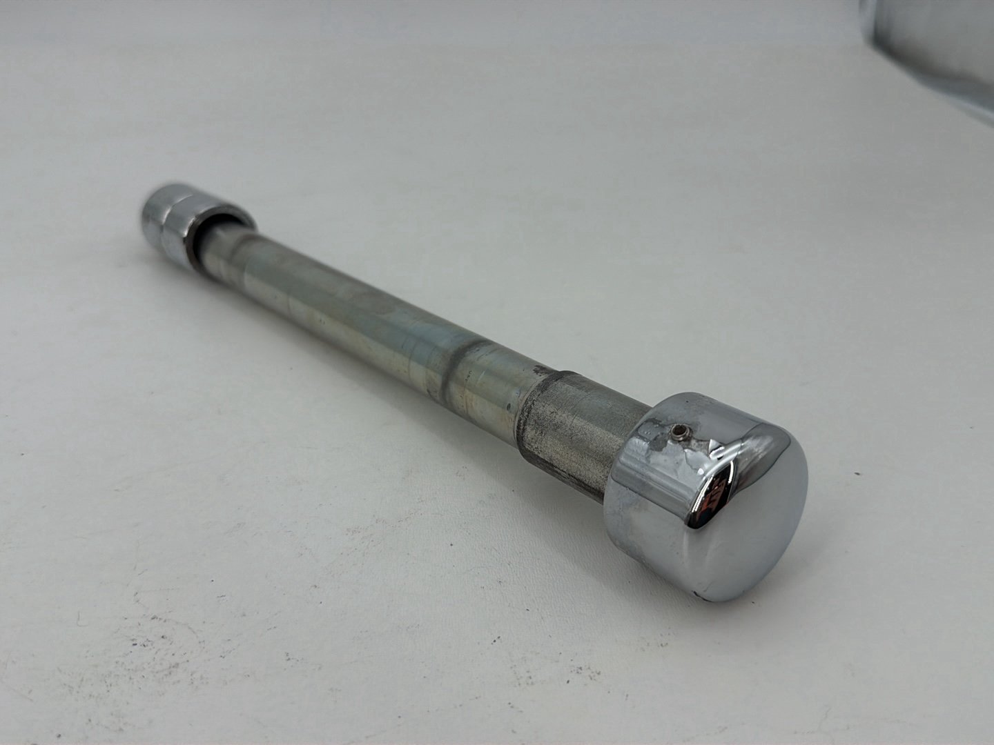 1999 - 2006 Harley-Davidson Touring Road King Front Wheel Axle Bolt Shaft  	43364-00