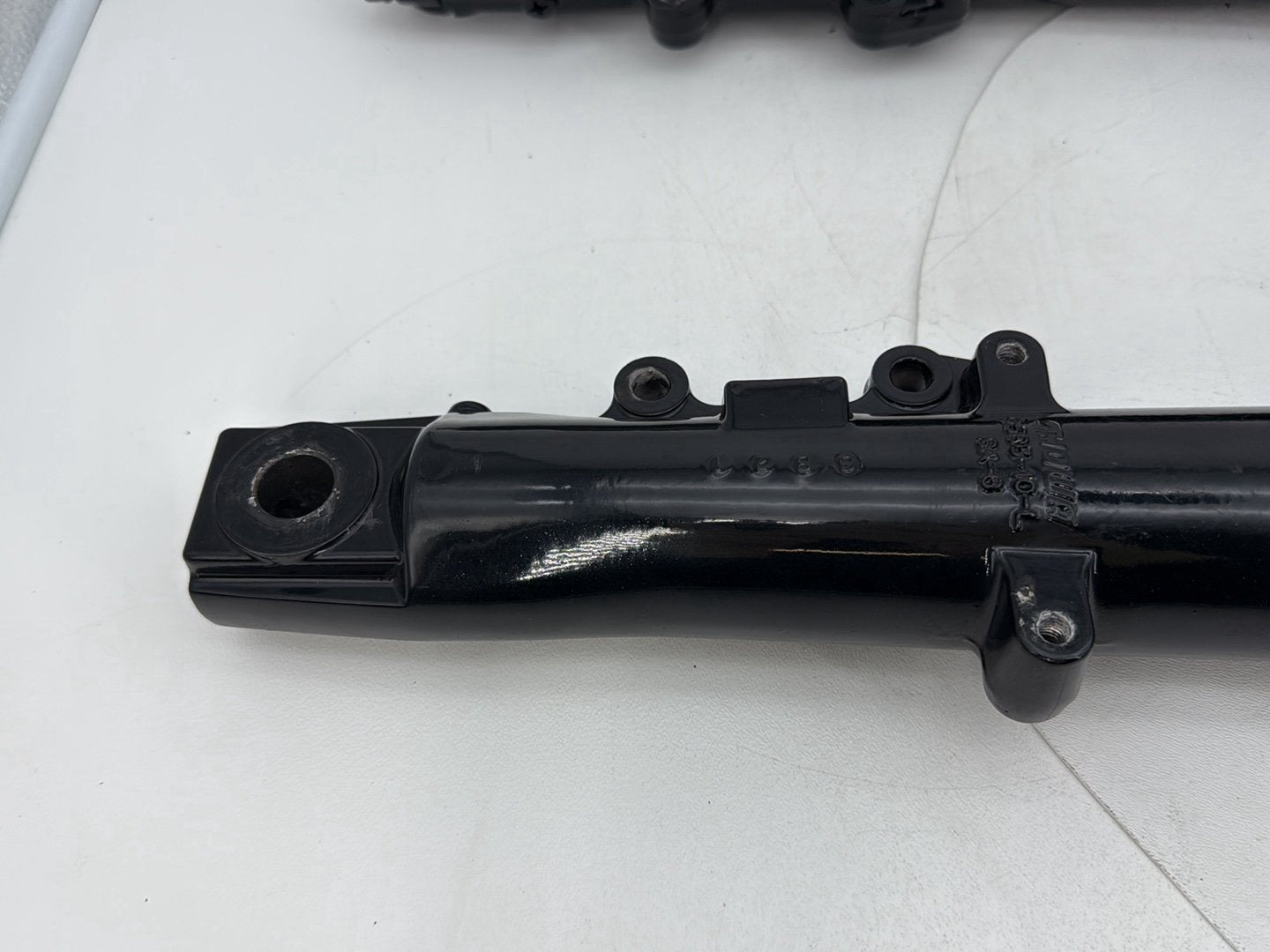 1999 - 2006 Harley-Davidson Touring Electra Glide Front Triple Tree Set & LH RH Fork Legs Sliders 	45446-87A