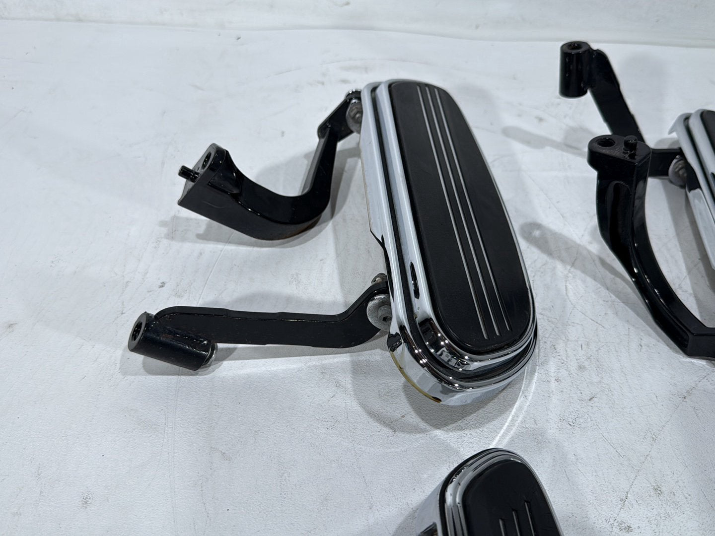 2010 Harley Street Glide Touring FLHX OEM Left Right Driver & Pass Floorboard Foot Rest