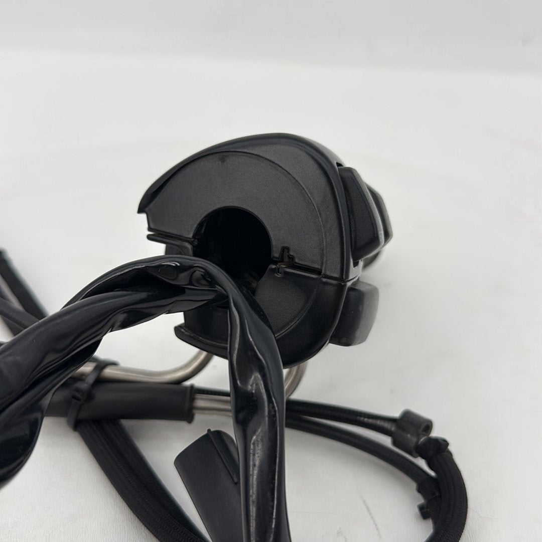 2007 - 2012 Harley-Davidson Dyna Super Glide Right Engine Start Kill Switches Controls 71684-06