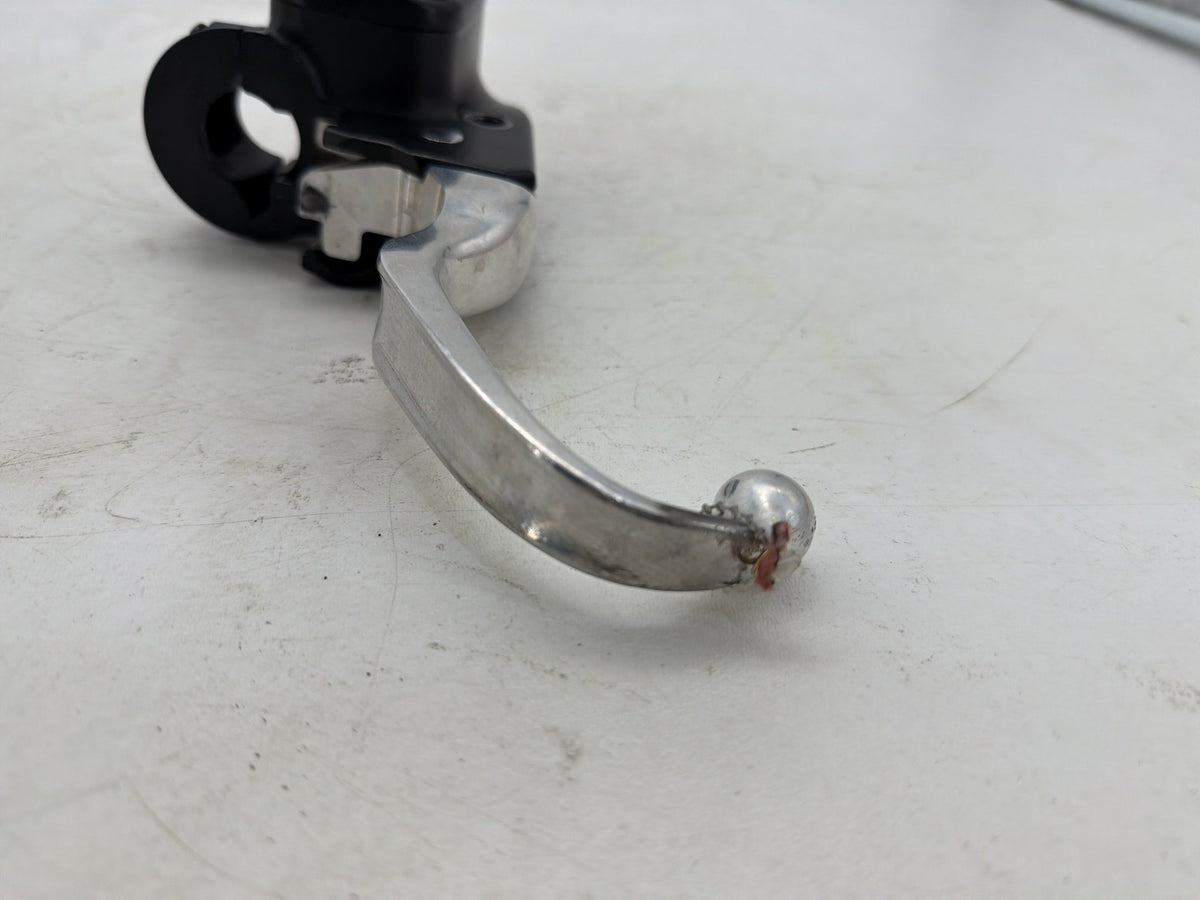 2020 Harley Softail Standard FXST OEM Front Right Brake Lever Master Cylinder