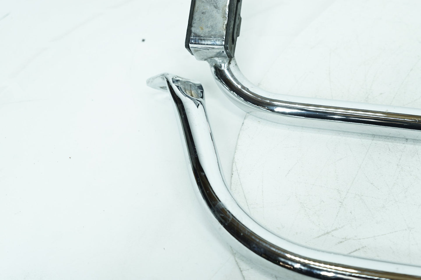 2007 - 2011 Harley-Davidson Touring Street Glide Rear Left Right Saddlebag Guard Rails Bar 49206-04