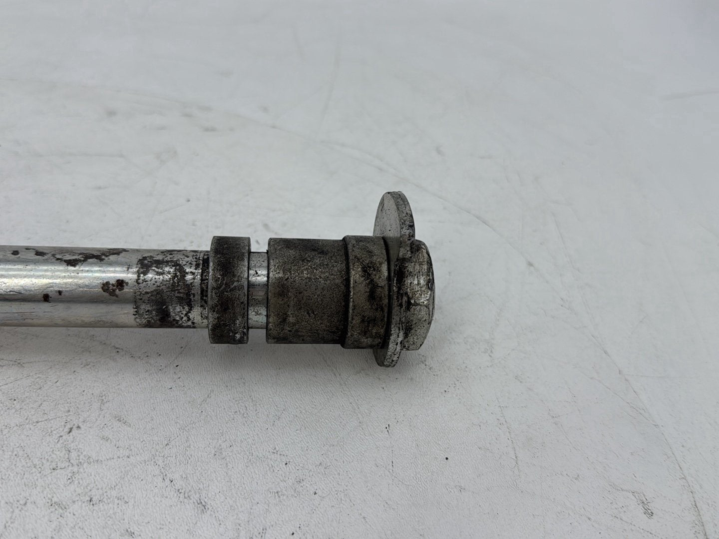 1999 - 2006 Harley-Davidson Touring Electra Glide Ultra Rear Wheel Axle Bolt Shaft 41056-02