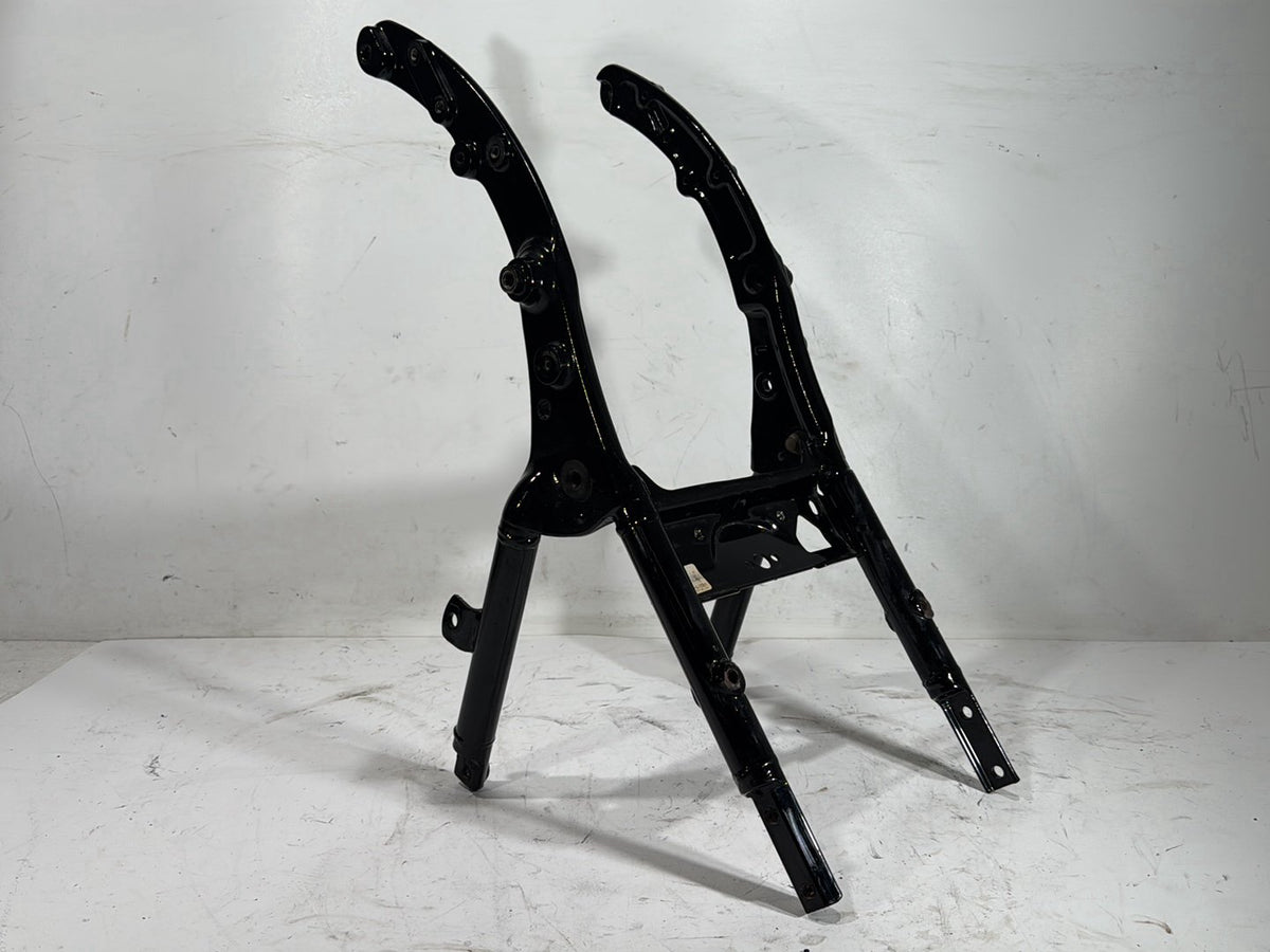 2015 Harley Electra Glide Ultra Low OEM Rear Sub Frame Rail Bar 48079-09BHP