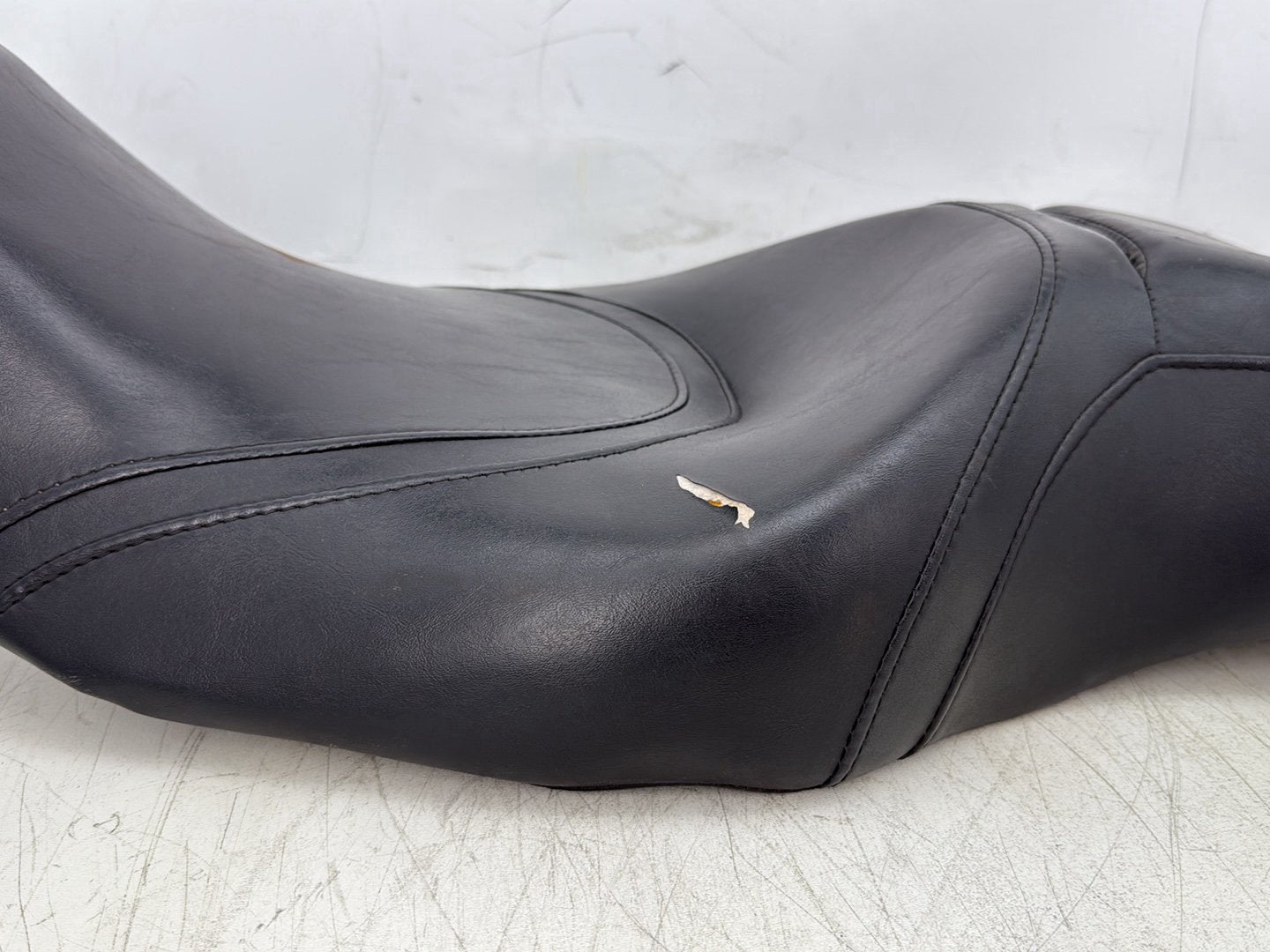 2004 Harley Road King Touring Custom FLHRSI OEM Passenger Rider Driver Seat Saddle
