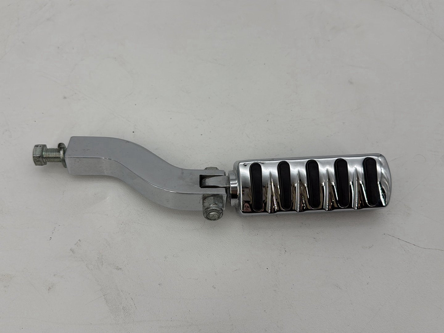 1999 - 2006 Harley-Davidson Dyna Low Rider Rear Passenger 1 Foot Peg Step Rest