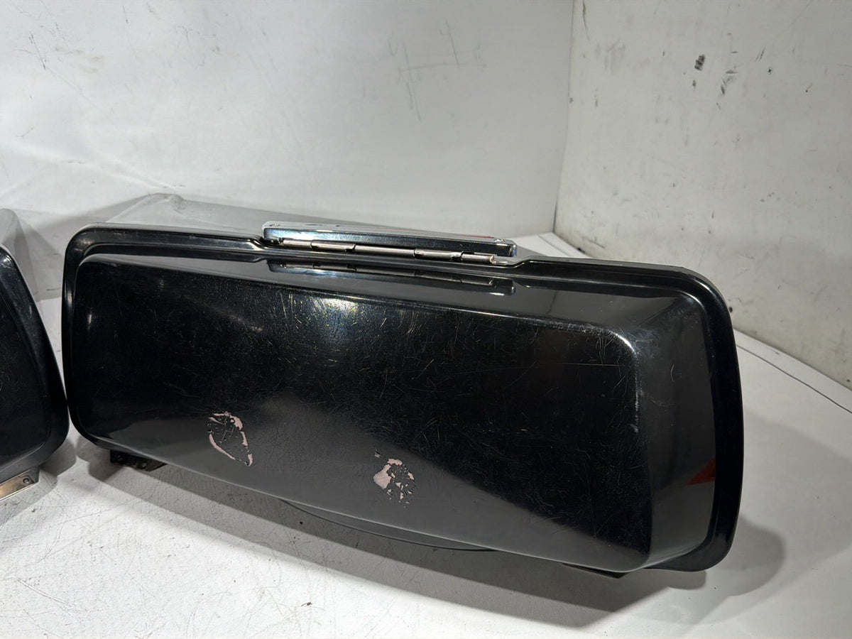 2010 Harley Road King Touring Classic OEM Left Right Saddlebags Luggage NOKey