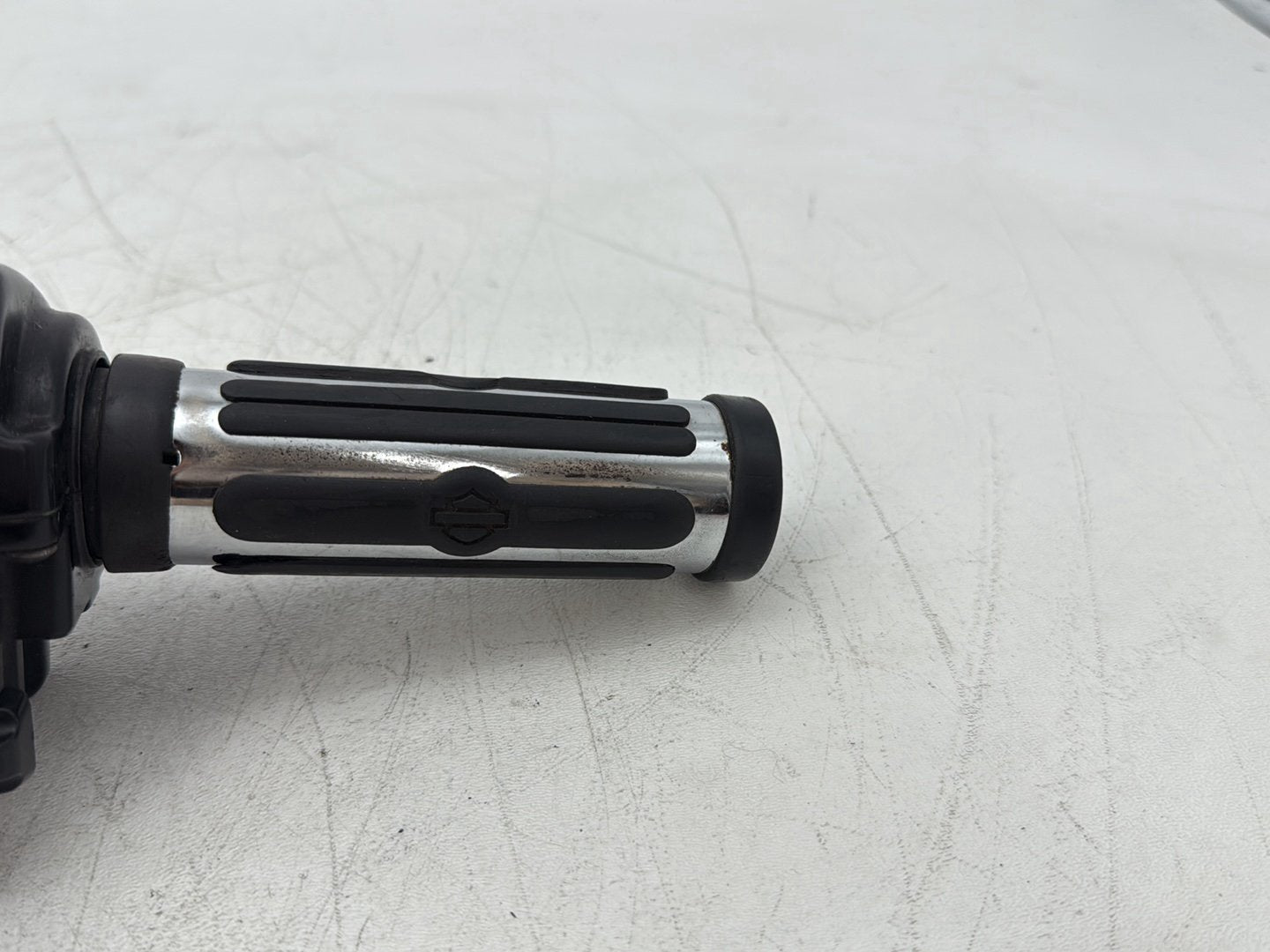 2013 Harley Electra Glide Touring Ultra FLHTCUI OEM Right Engine Start Kill Switches Controls