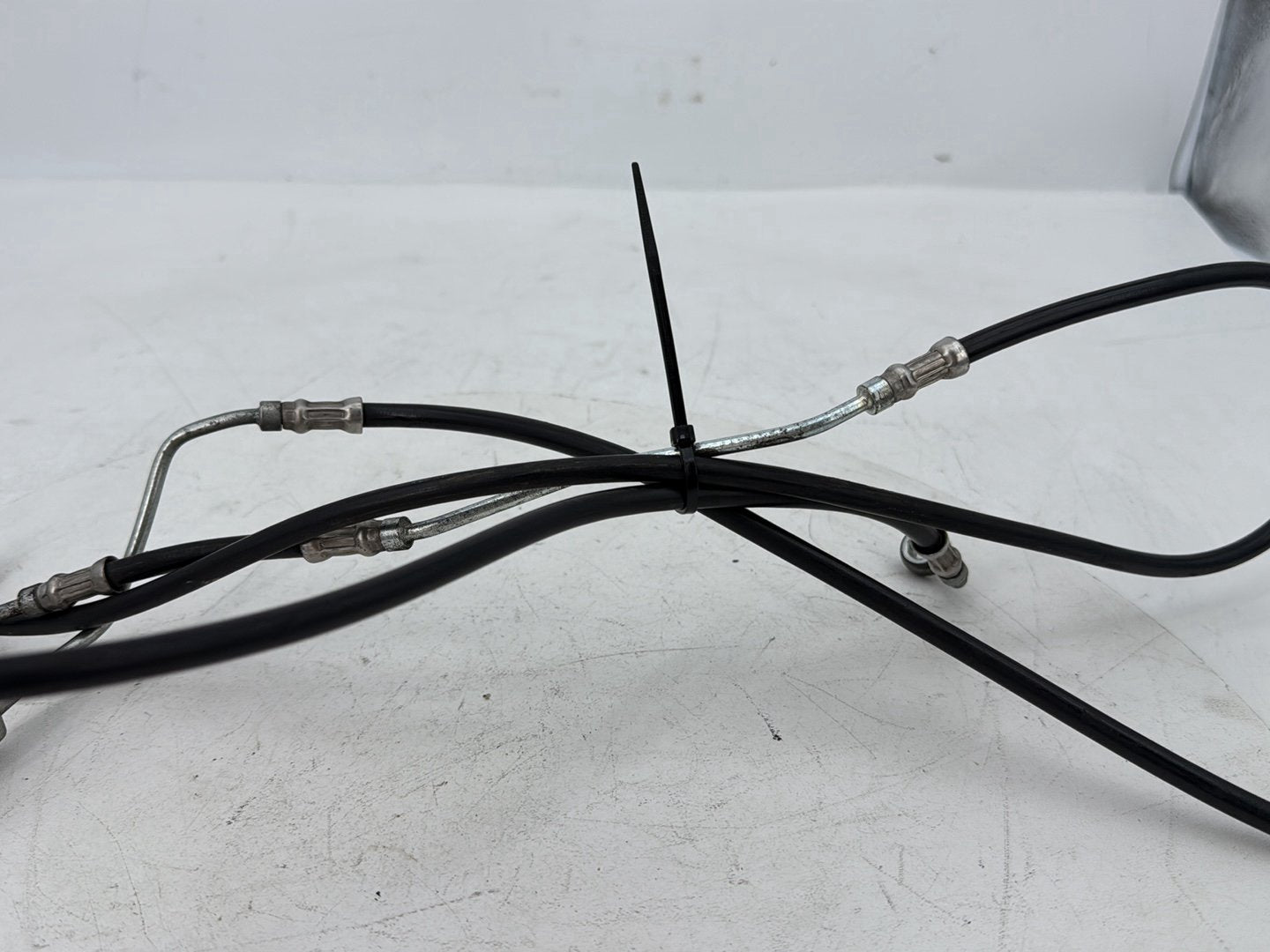 2008 - 2016 Harley-Davidson Touring Electra Glide Ultra Front Brake Hose Line Pipe ABS 40612-09
