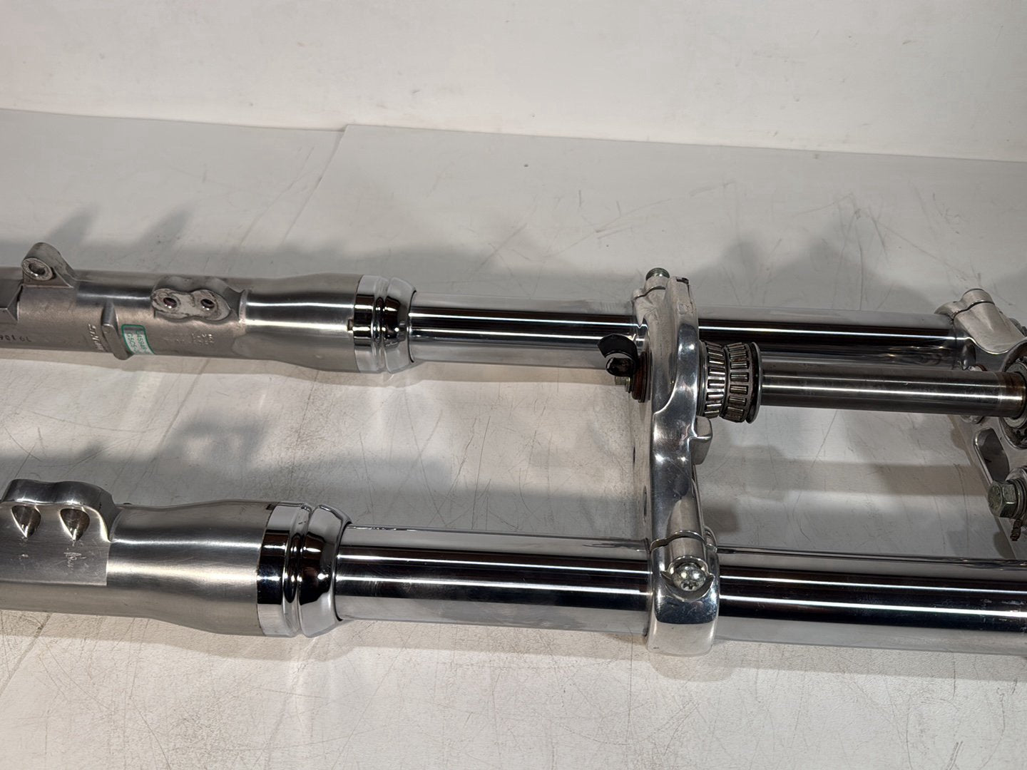 2007 - 2017 Harley-Davidson Dyna Super Glide Custom Front Triple Tree Set & LH RH Fork Legs Sliders 45538-06A