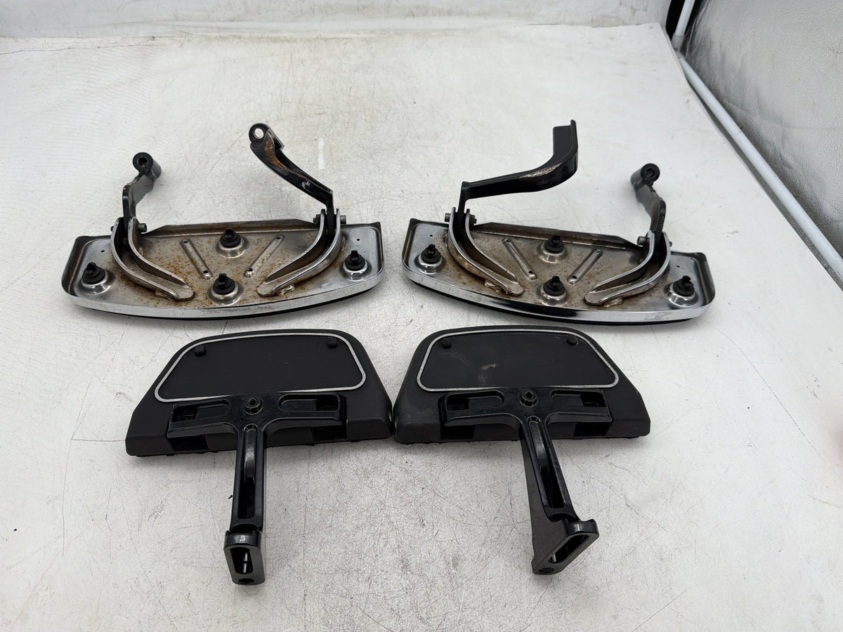 2011 Harley Electra Glide Touring Ultra OEM Left Right Driver & Pass Floorboard Foot Rest