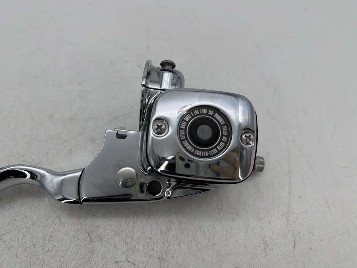 2003 Harley Softail Deuce FXSTDI OEM Front Right Brake Lever Master Cylinder