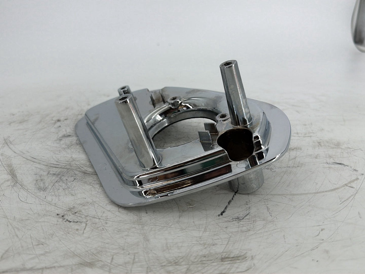 2017 Harley Touring FLHXS Street Glide OEM Air Filter Cleaner Backplate 29000125