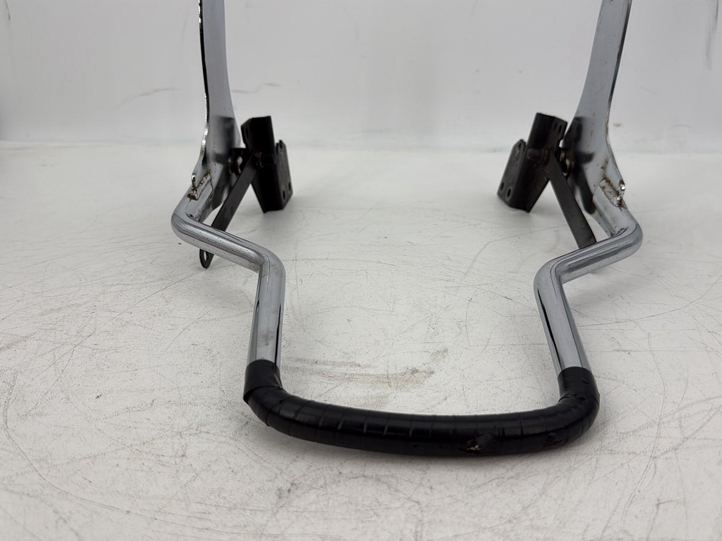 2006 Harley Touring FLHRI Road King OEM Rear Back Sissy Bar Rail Sissybar
