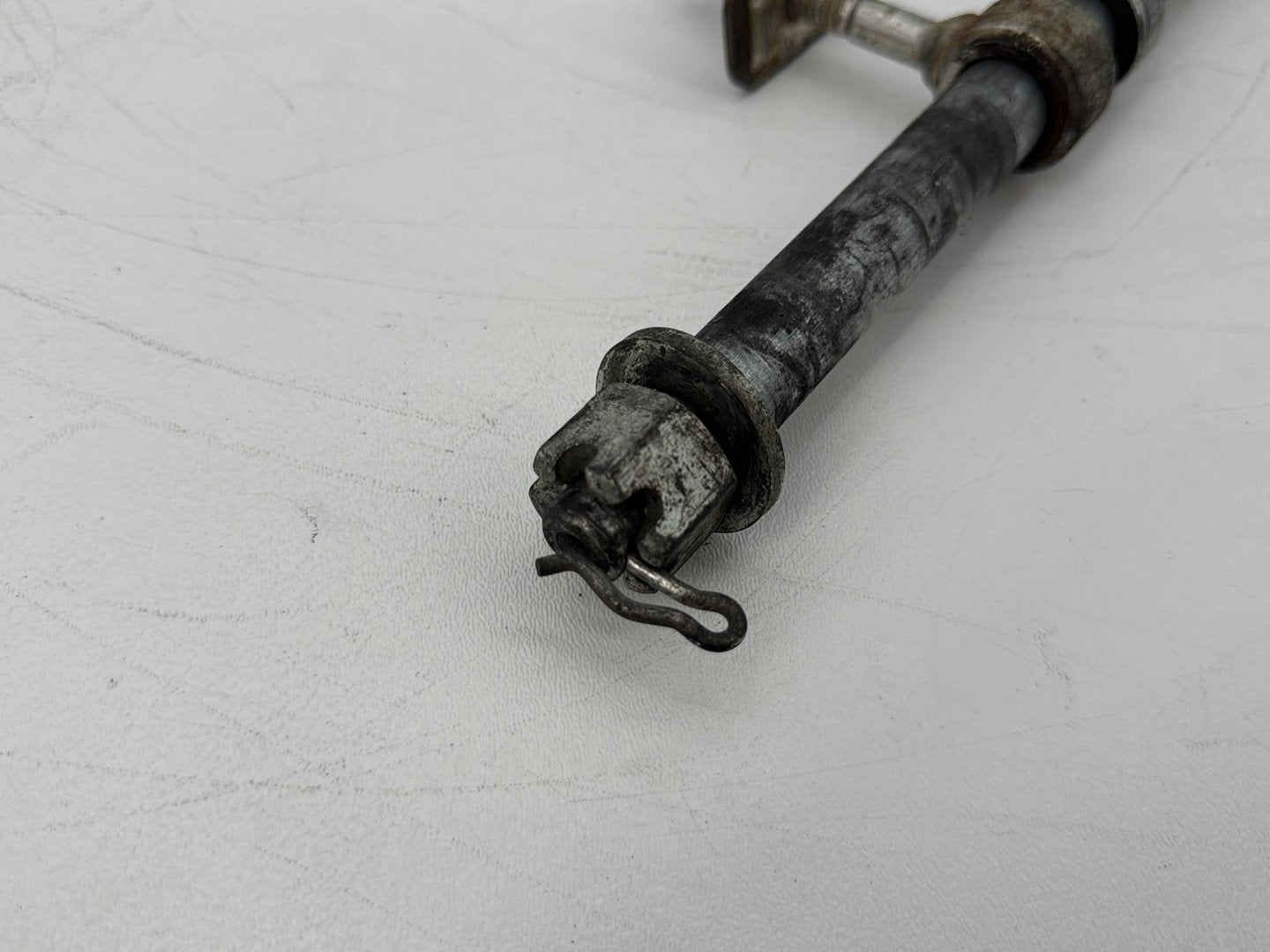 1999 - 2006 Harley-Davidson Touring Electra Glide Classic Rear Wheel Axle Bolt Shaft