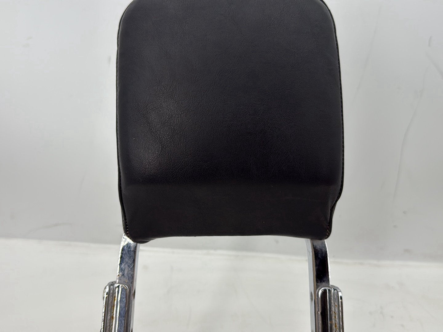 2005 Harley Dyna FXDWG Wide Glide OEM Rear Sissy Bar w/ Backrest Cushion Pad