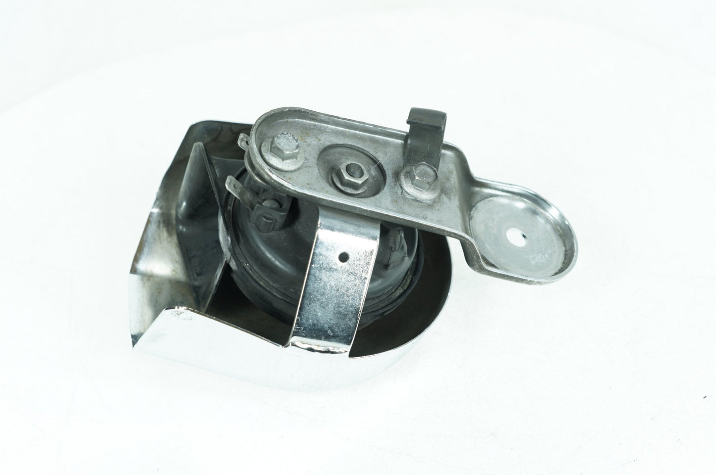 2007 - 2013 Harley-Davidson Softail Heritage Classic Horn Signal Klaxon Chrome Cover  	69012-93A