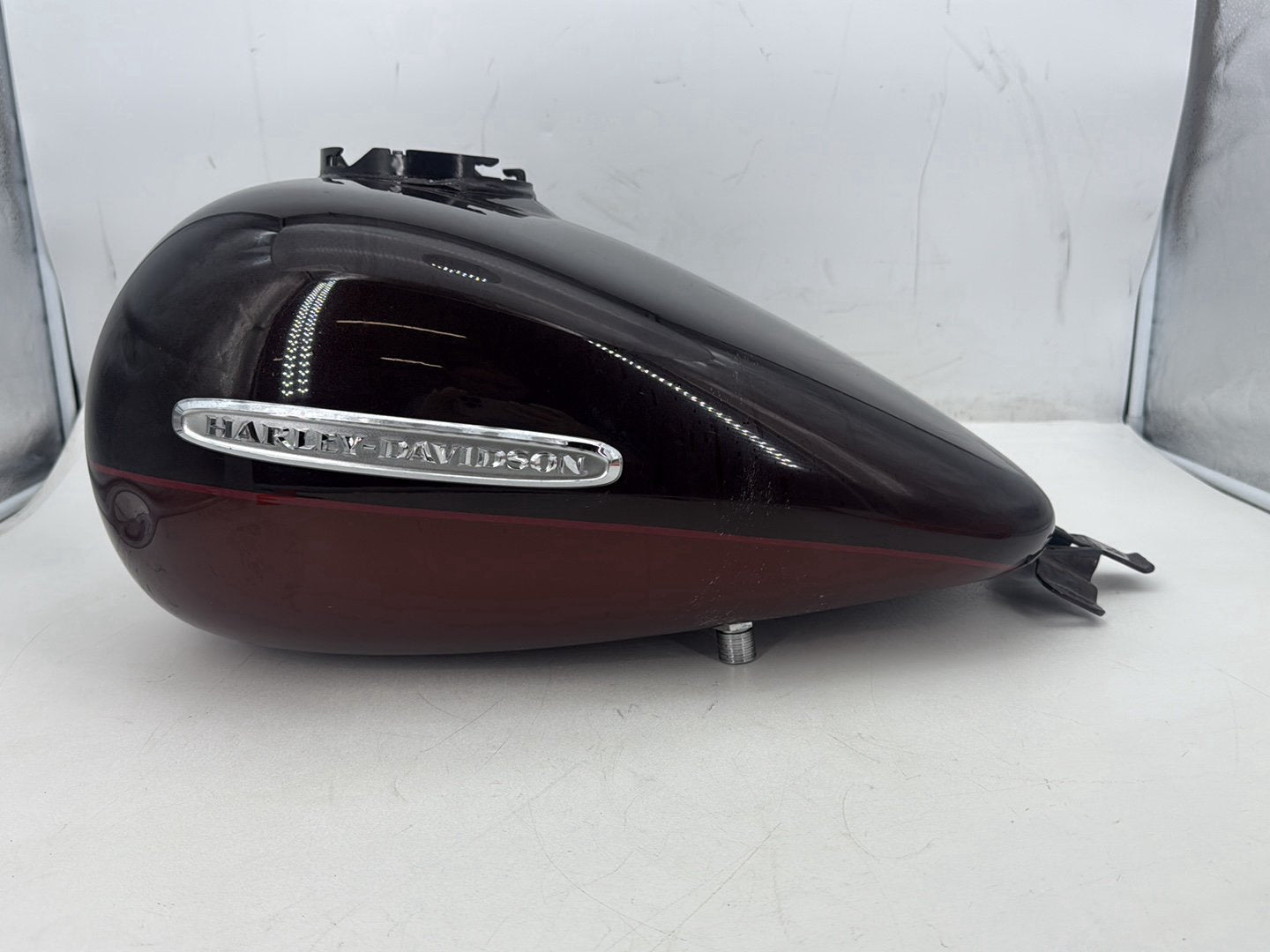 2011 Harley Electra Glide Ultra FLHTK OEM Gas Gasoline Fuel Tank Reservoir